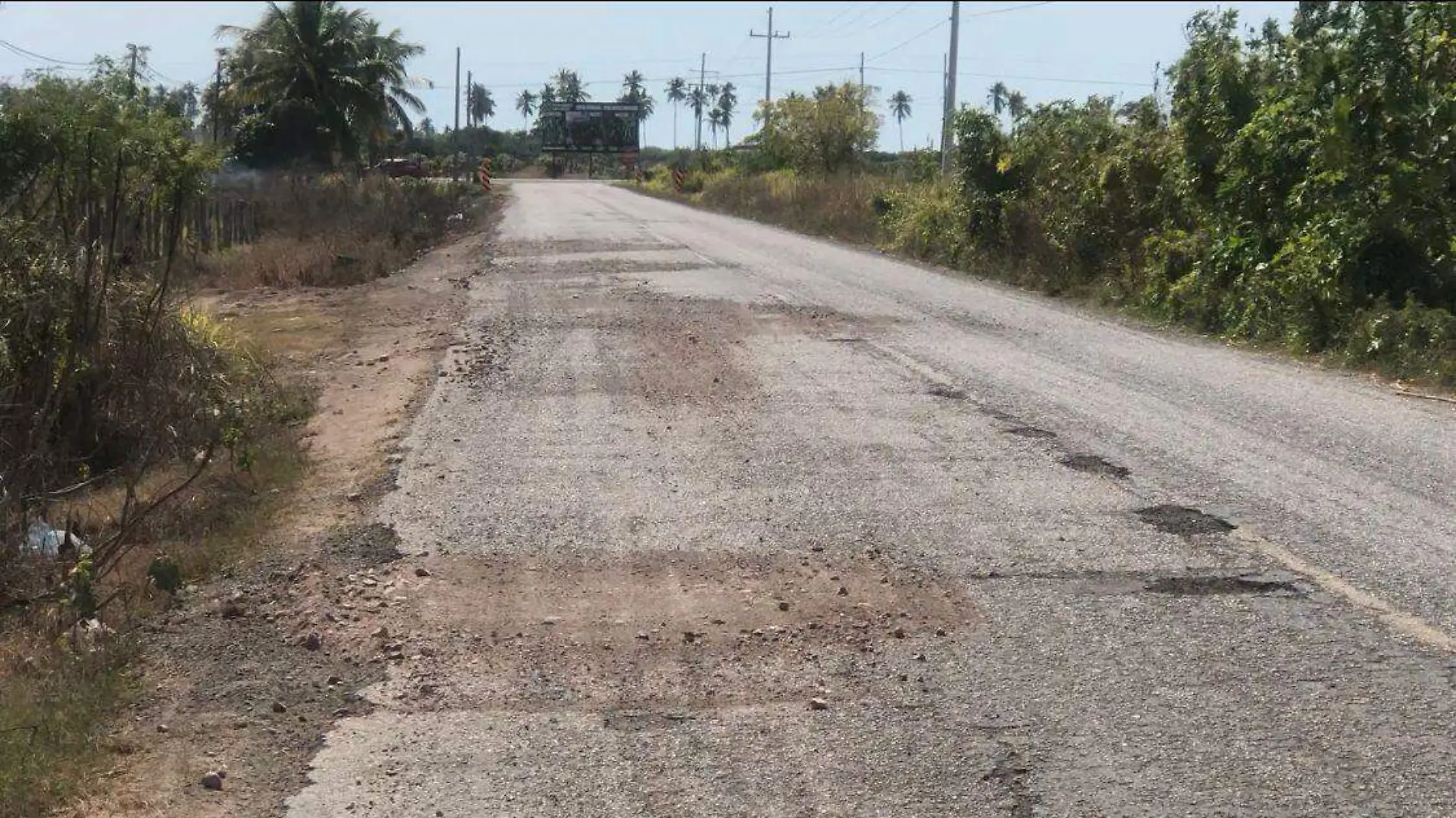 pobladores de cristo rey arreglan baches